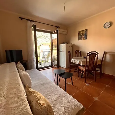 קוטור Apartment With Sea View מראה חיצוני תמונה